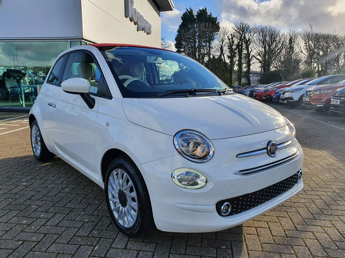 菲亚特500敞篷版实拍复古外观设计折叠软顶敞篷