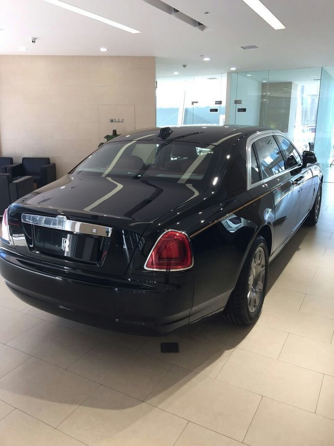 18劳斯莱斯古思特 标准版豪车不止是豪华