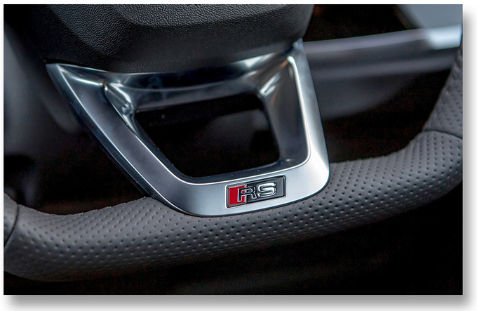 30万的车装80万的内饰 RS Q3 Sportback开箱解读-图4