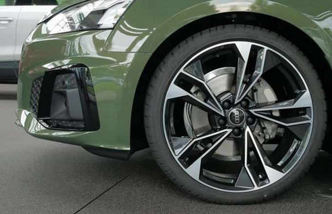奥迪新款A5海外实拍 溜背造型 搭2.0T引擎+四驱-图4