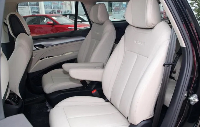 新宝骏RS-7大SUV 最快上半年上市-顶配售16.88万-图7