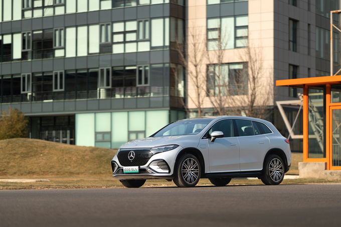 以从新定义定义重新定义的全新EQS纯电SUV-图5