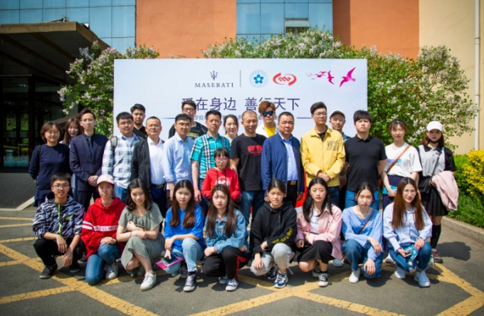爱之花开放的地方 生命便能欣欣向荣-图1