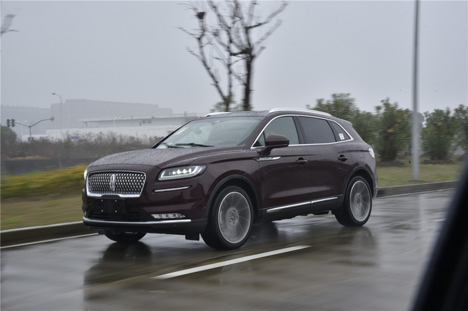 这才是标准答案 林肯航海家告诉你豪华中型suv该是什么样-图9