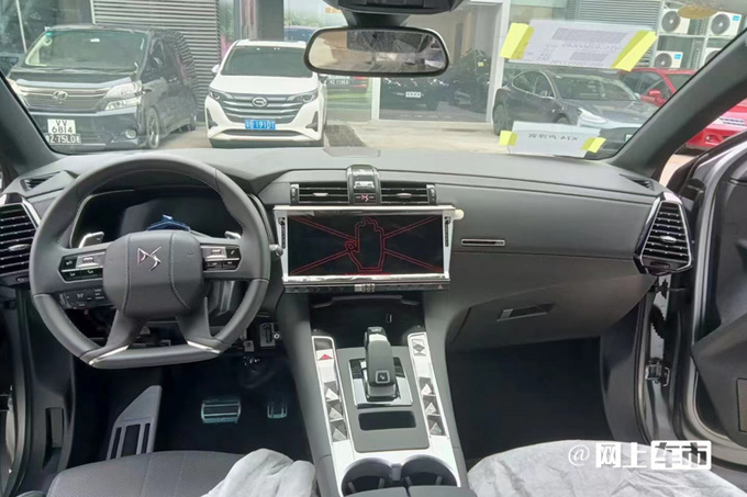 DS 7新车型售32.99万元 造型更漂亮 配115幅世界名画-图11