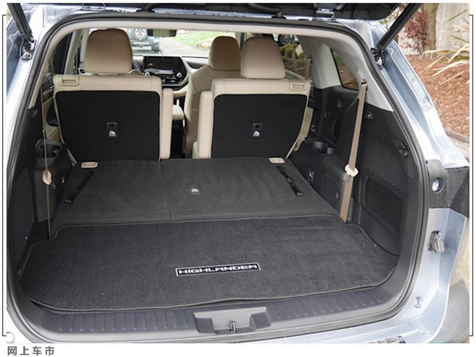 丰田新一代汉兰达空间实测后排纯平地板没了凸起位置太占空间