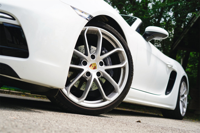 《豪华180》评测保时捷718 spyder 手动敞篷才是乐趣所在-图16