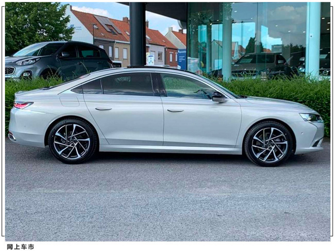 内饰极具质感ds全新旗舰级轿车ds9海外实拍