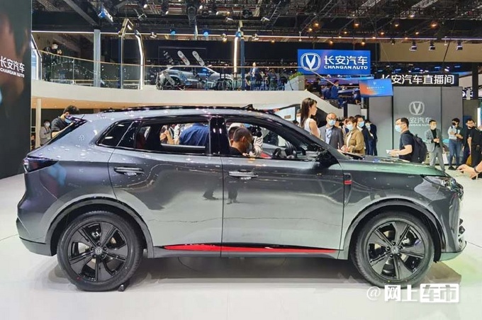 长安新CS55PLUS八天后上市增专属车漆 预计卖11万-图3