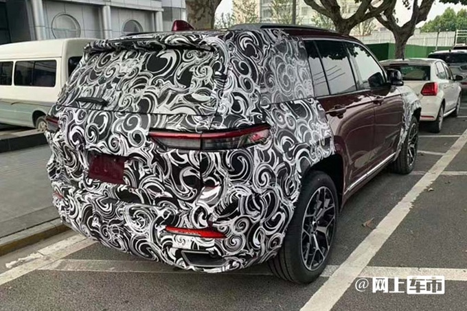 Jeep全新大切诺基实拍曝光尺寸加大 预计52万起售-图2