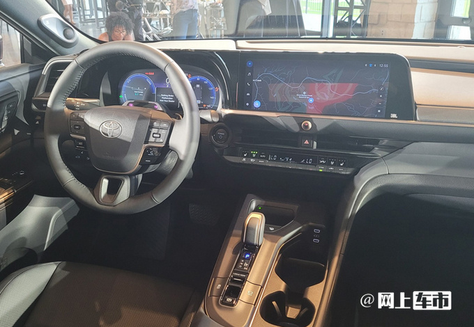 丰田新皇冠售价曝光内饰像宝马3系10月国内开售