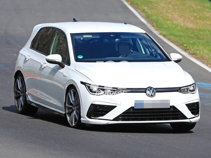 大众全新高尔夫r赛道实拍换搭新动力外观更运动想买再等等