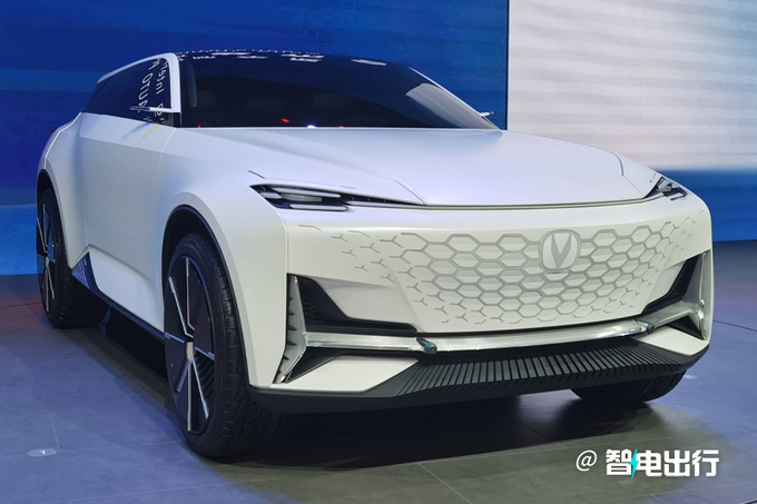 长安新CS55 PLUS曝光纯电续航96km 最快3季度发布-图1
