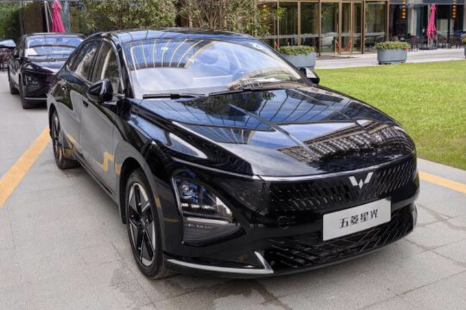 五菱星光混动预售958万起3天后开卖纯电明年上市