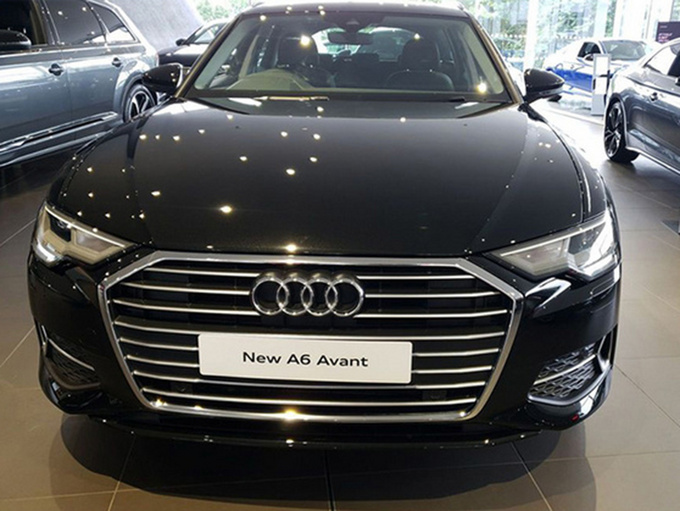 奥迪新款a6旅行版海外实拍搭高功20t引擎