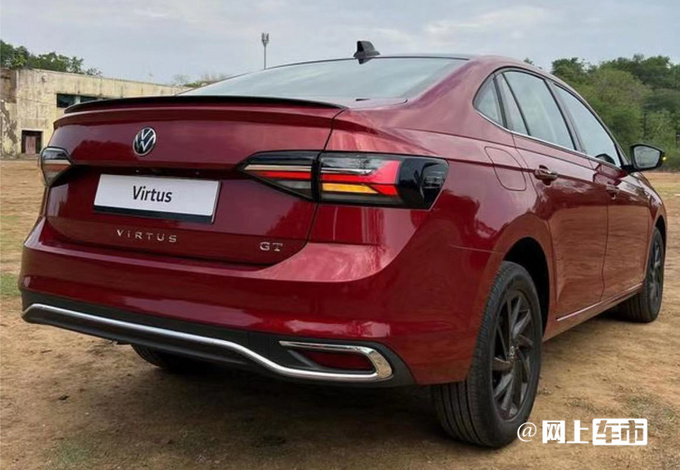 大众polo三厢版实车街拍外观变小速腾比卡罗拉好看