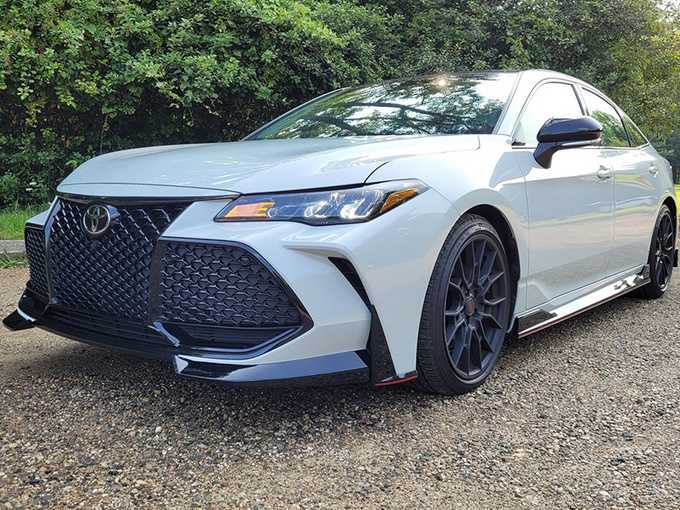 丰田亚洲龙官方改装版曝光搭35lv6引擎