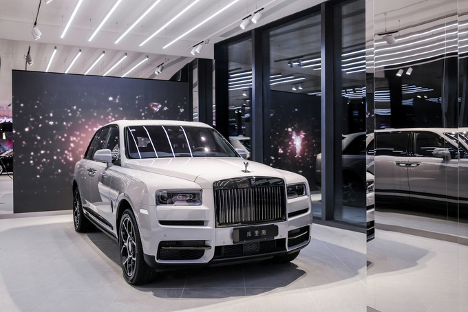 劳斯莱斯汽车上海浦西徐汇滨江精品店焕美揭幕