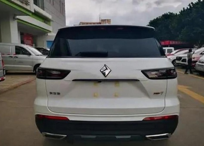 新宝骏RS-7到店实拍 搭1.5T/有望于年内上市-图4