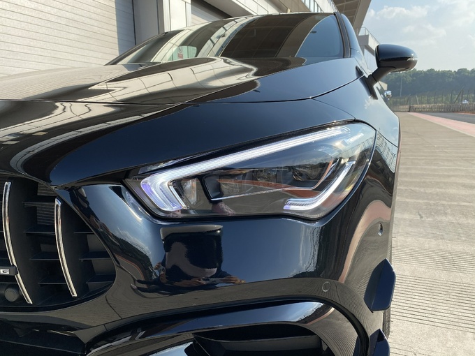 奔驰AMG CLA 45 S抢先实拍 搭2.0T/今晚上市-图4