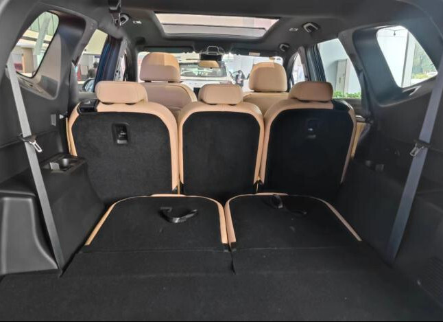 吉利豪越l正式上市全新设计更显大气