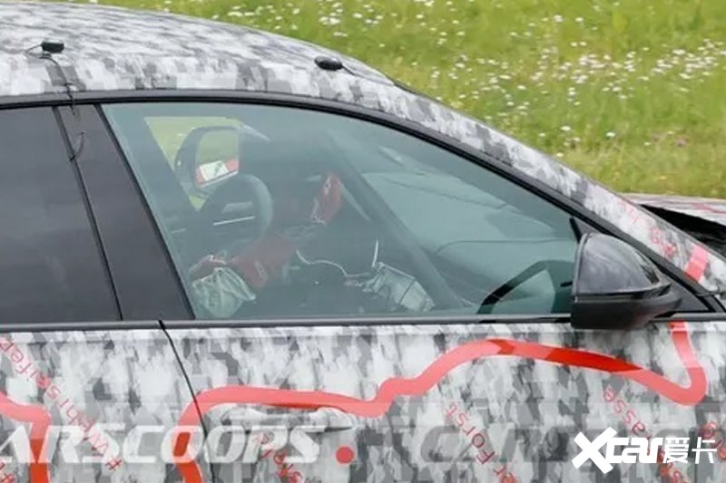 奥迪新款RS Q8路试曝光外观升级/最快三季度首发-图4