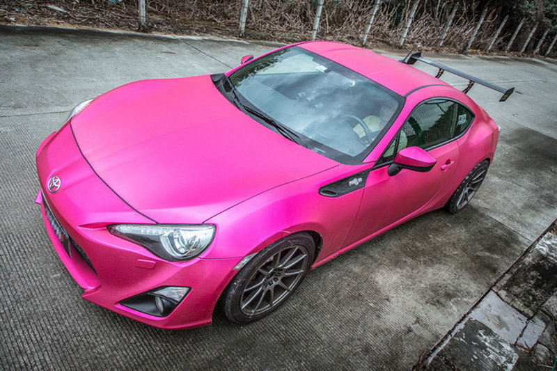 娇俏女王cici搭配超骚包86,亮瞎你