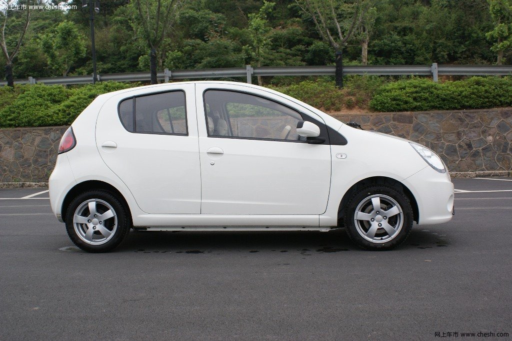 吉利全球鹰熊猫 吉利 熊猫图片