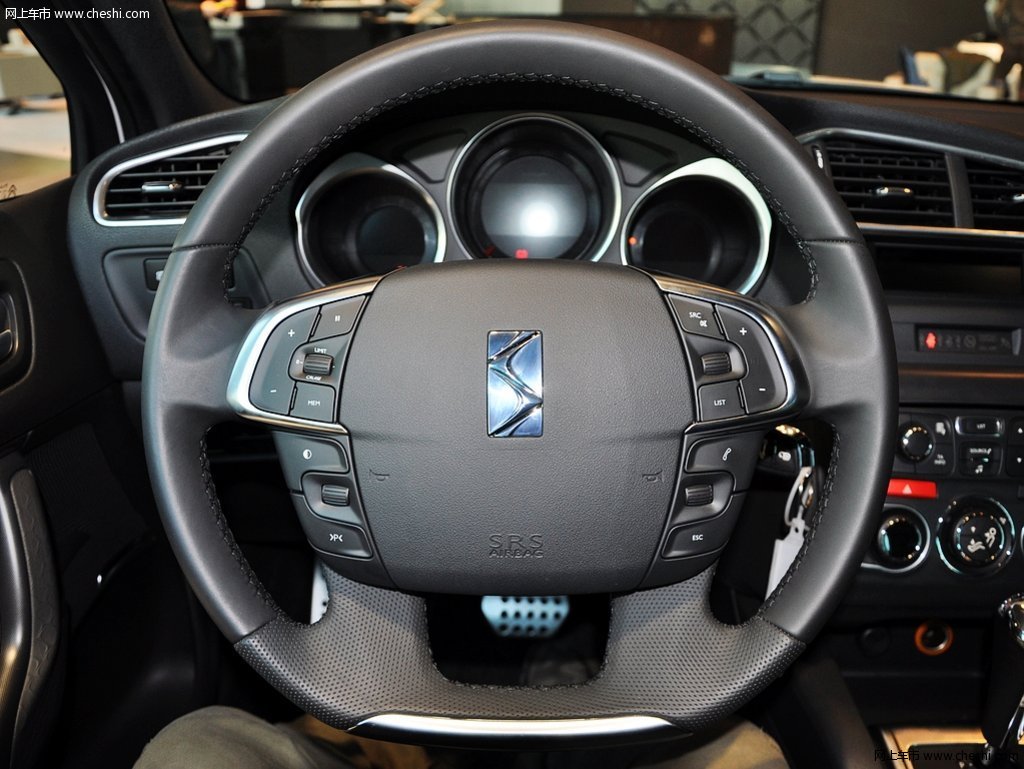 雅致版 内饰中控 (4/60)提示:支持键盘翻页 ←左 右→             ds