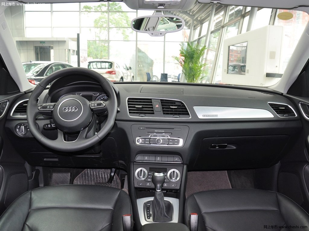 奥迪q3 奥迪q3 2.0t dct 35tfsi quattro舒适型 5座 2013款图片