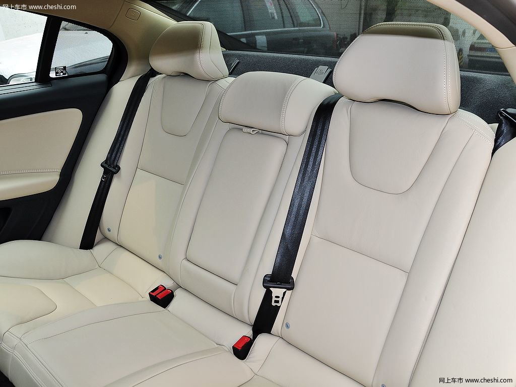 亮铂铜沃尔沃s60l座椅空间图片(85/91)_网上车市
