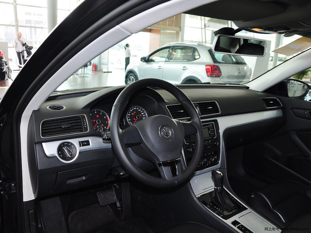 帕萨特 2014款 1.8tsi dsg 尊荣版图片