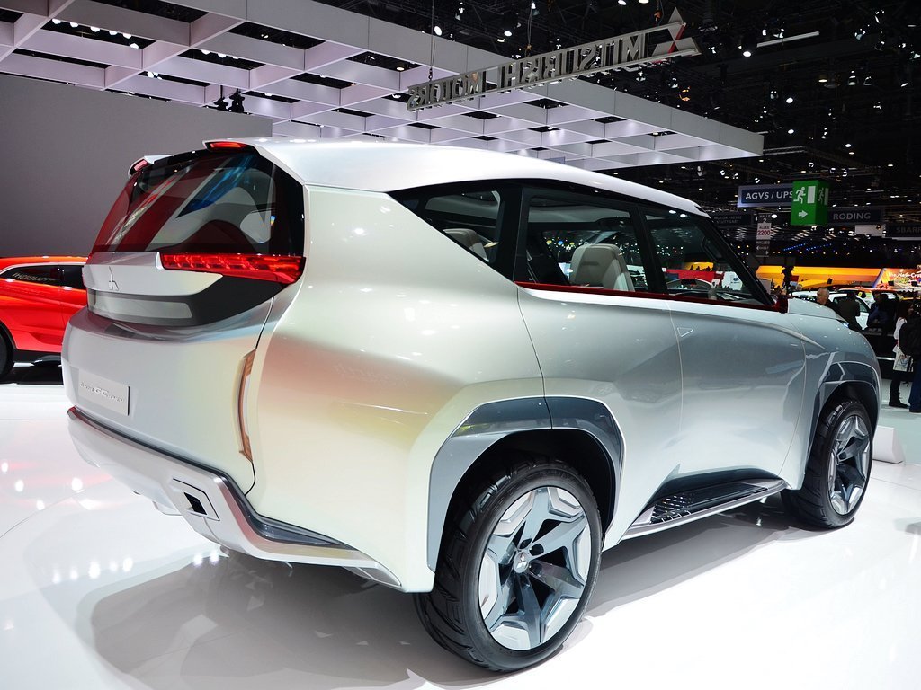 三菱gc-phev 图片