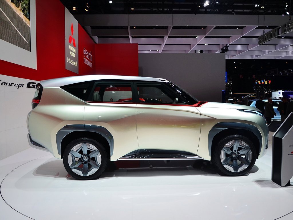 三菱gc-phev 图片