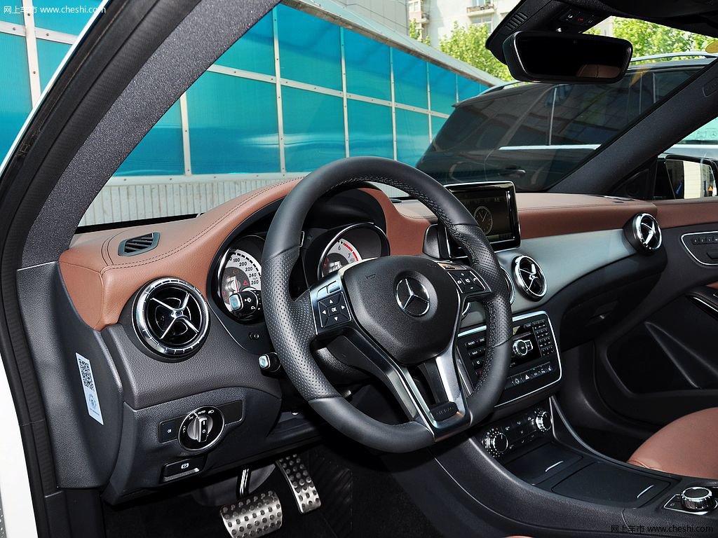 粉笔白奔驰cla 2014款 cla2604matic内饰中控高清图片(2/20)_网上车市