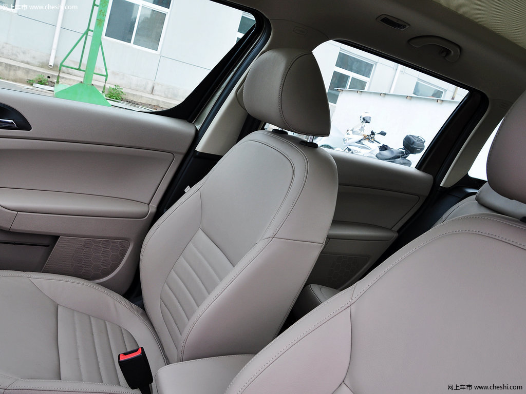 4tsi dsg魅影版 5座座椅空间图片(75/132)_网上车市