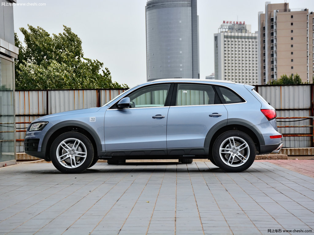 石英灰奥迪q5 2017款 plus 40 tfsi技术型外观整体图片(8/8)_网上车市