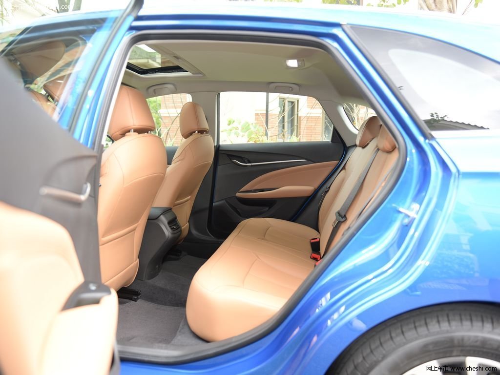 极光蓝阅朗 2018款 18t自动旗舰型座椅空间图片(2/21)_网上车市