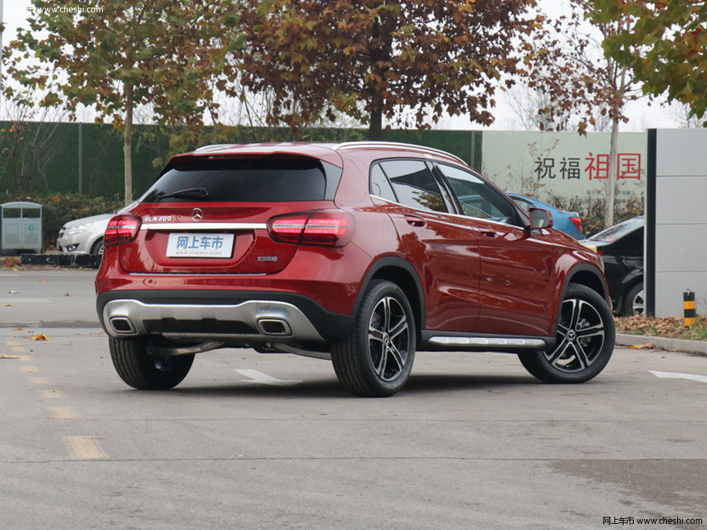 锆石英红奔驰gla 2018款 gla 200时尚型外观整体图片(7/8)_网上车市