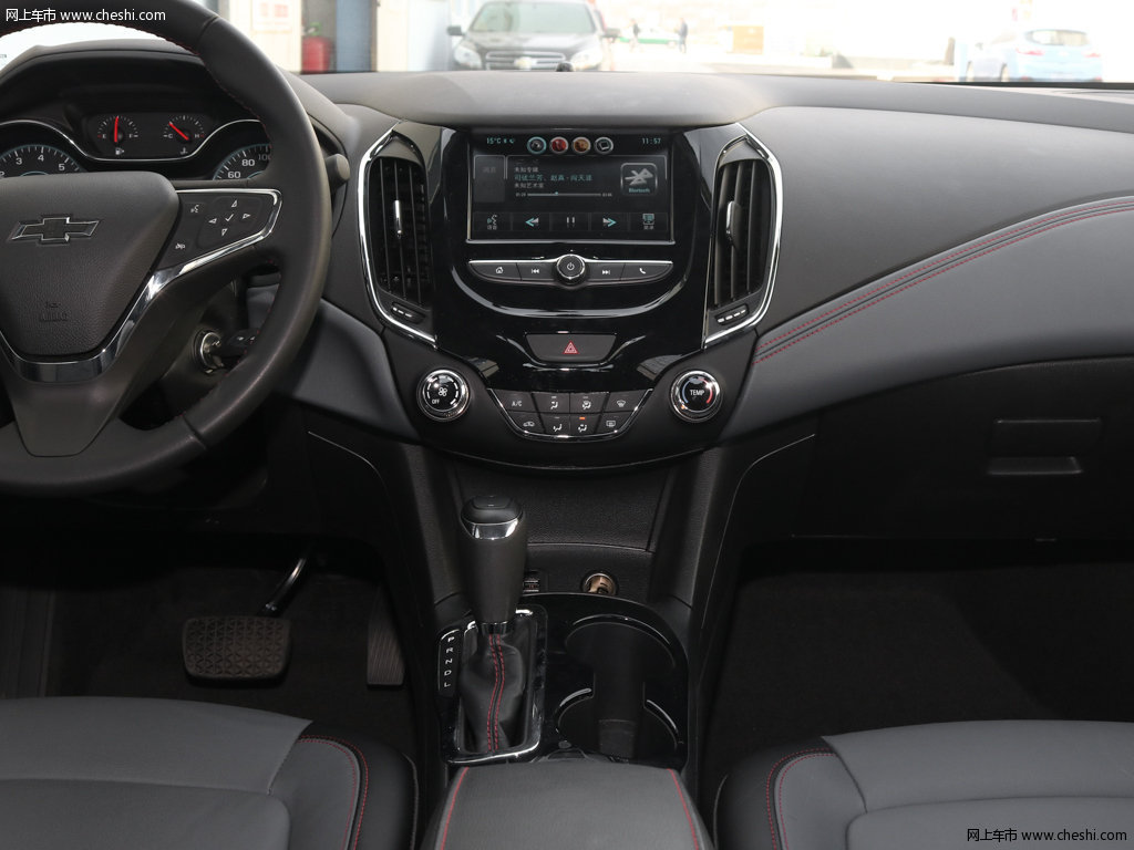 哑光灰黑科鲁兹 2018款 redline 320自动炫锋都市版内饰中控图片(4/49