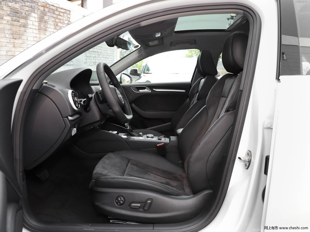 奥迪a3 2019款 sportback 35 tfsi 运动型国vi座椅空间图片(3/16)