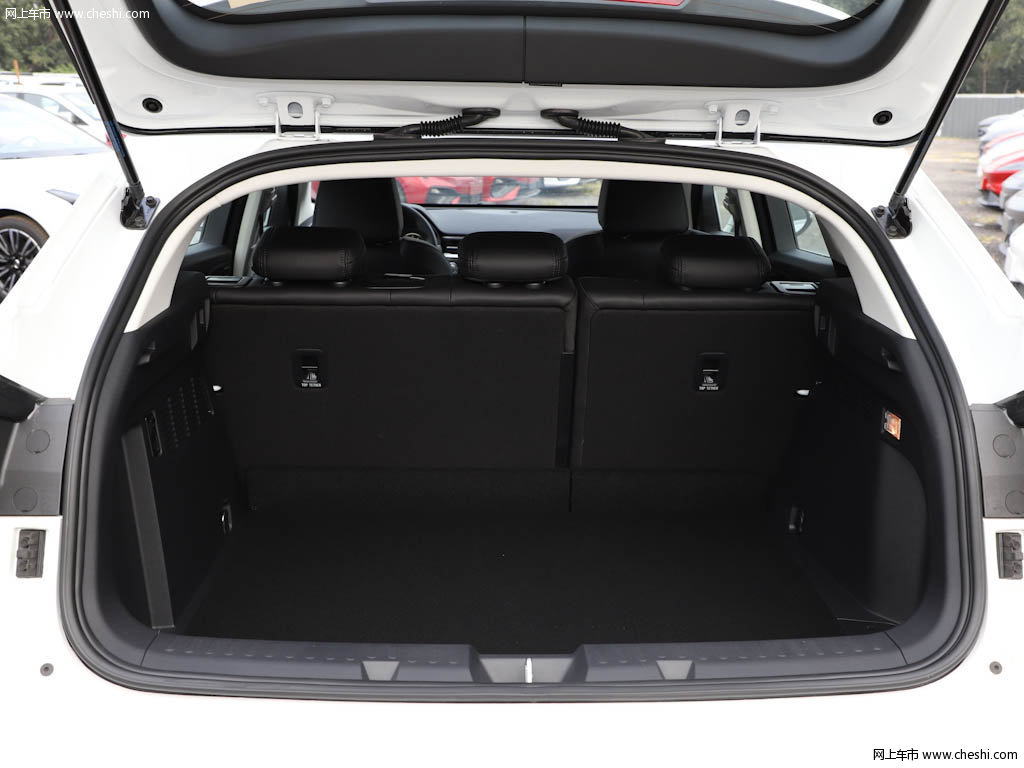 黑色哈弗f5 2019款 国潮版 1.5t i潮国vi座椅空间图片(5/21)_网上车市