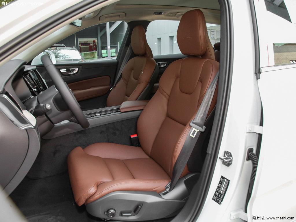 褐色沃尔沃xc60 2020款 t5四驱智远豪华版座椅空间图片(1/16)_网上车