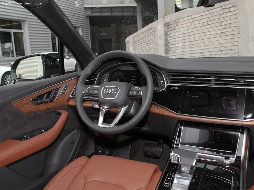 棕色奥迪q7 2020款 55 tfsi quattro至尊专享版内饰中控图片(56/106)
