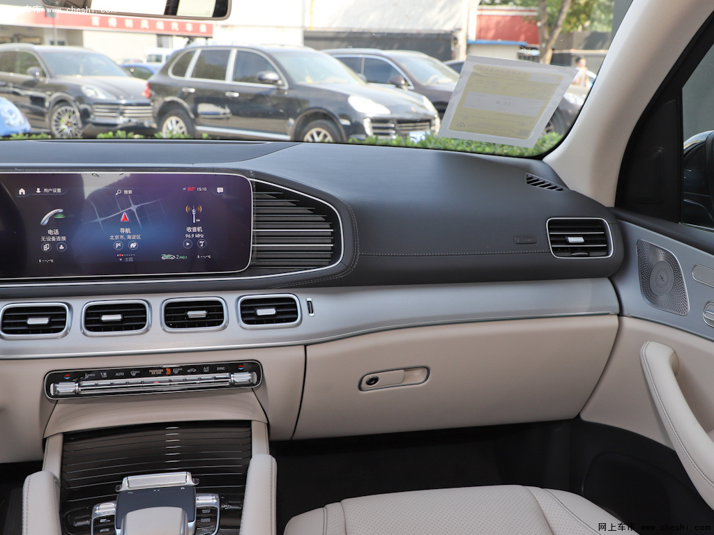 白色奔驰gle 2020款 gle 350 4matic动感型内饰中控图片(2/41)_网上车