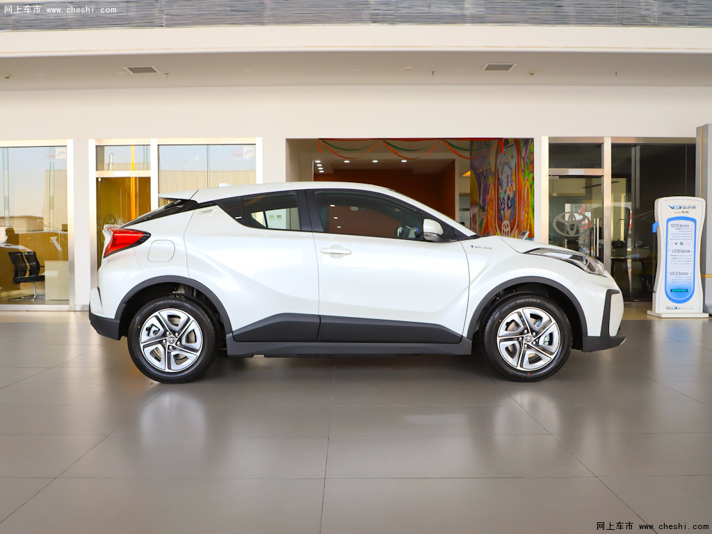 奕泽izoa e进擎 图片