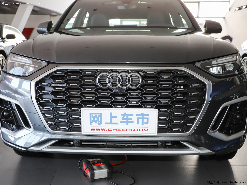 天雲灰奧迪q5l sportback 2021款 40 tfsi時尚型外觀細節高清圖片(1