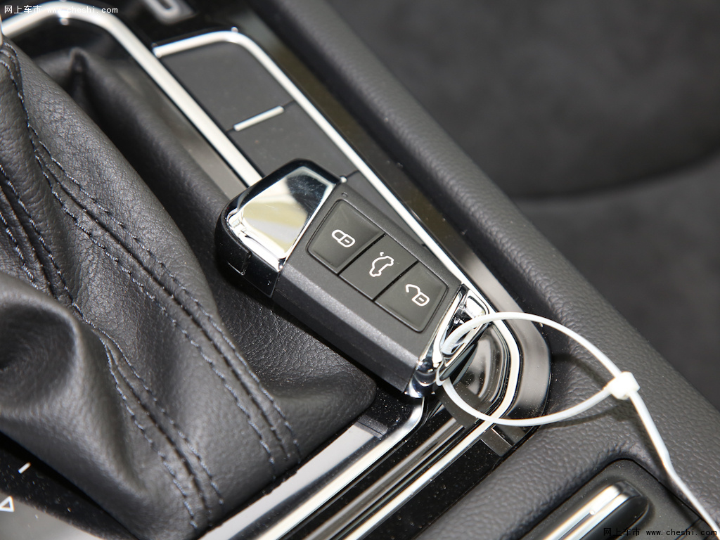 提示:支持键盘翻页 ←左 右→             大众cc2021款 330tsi 炫目