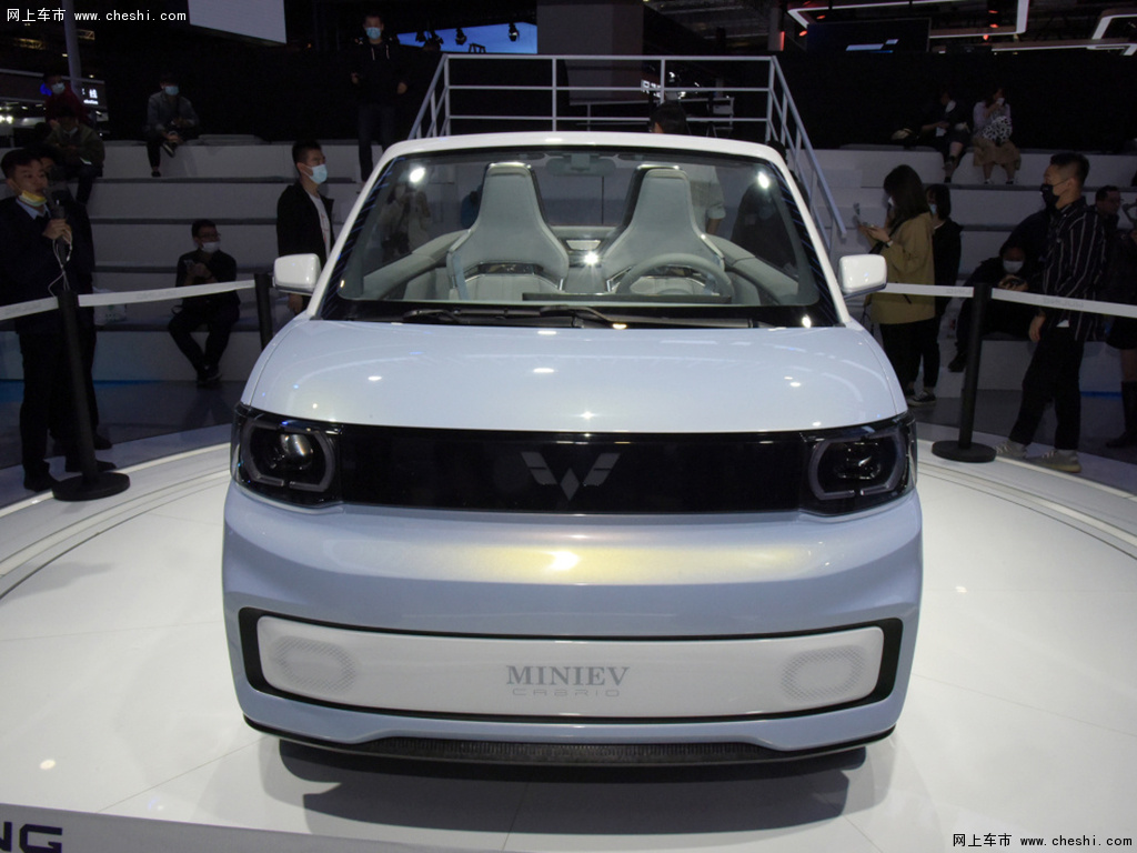 汽車圖片 五菱 宏光miniev 2021款 cabrio 基本型 外觀整體 (2/9)