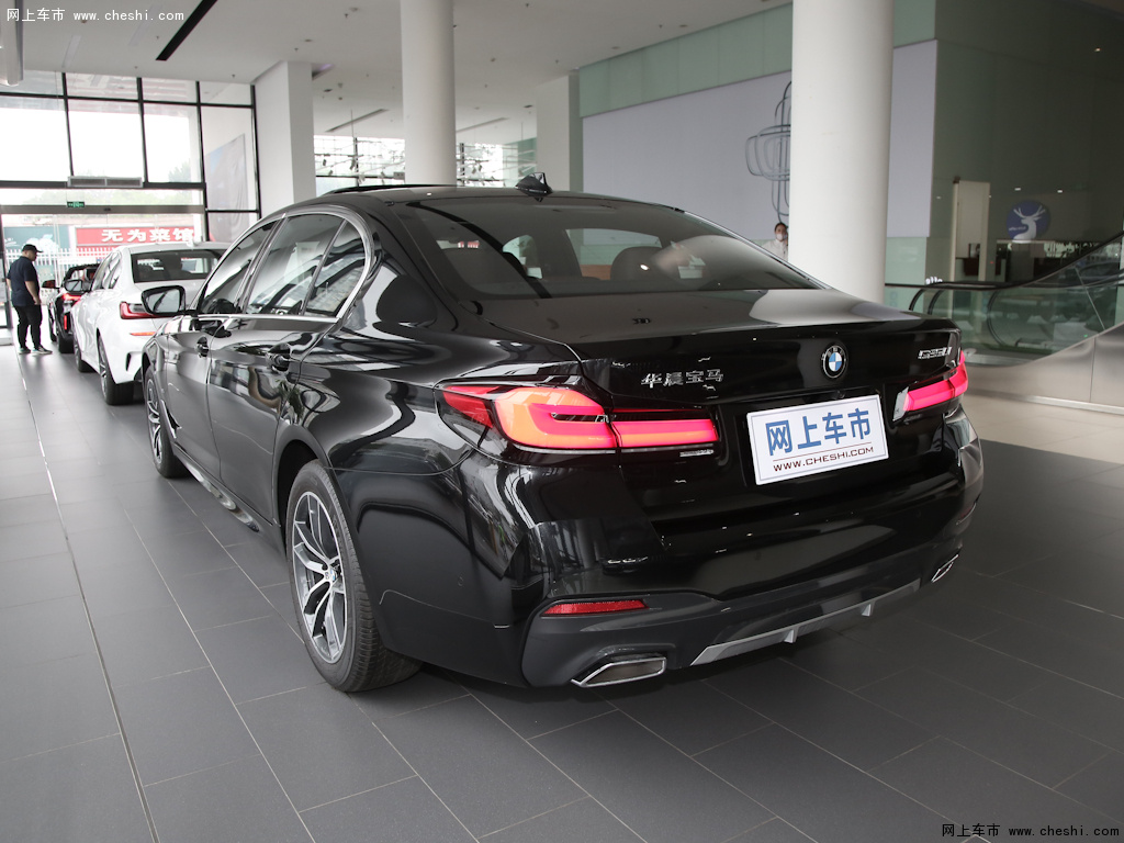 碳黑宝马5系 2021款 改款 525lim运动套装外观整体图片(5/8)_网上车市